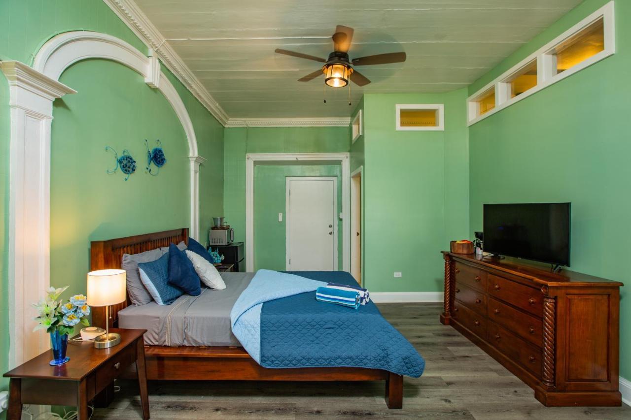 Отель Victoria House Frederiksted Экстерьер фото