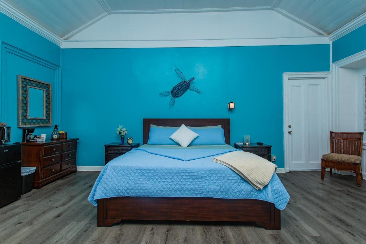 Отель Victoria House Frederiksted Экстерьер фото