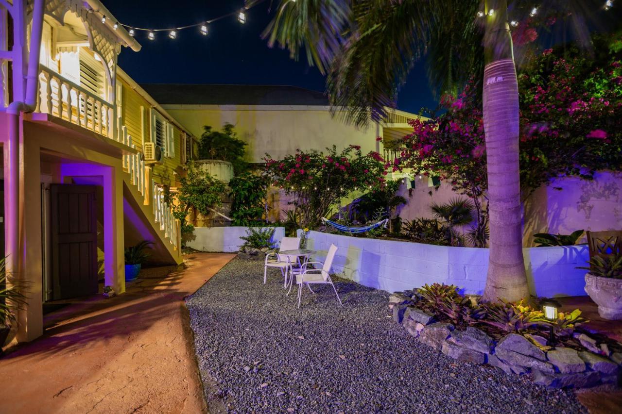 Отель Victoria House Frederiksted Экстерьер фото