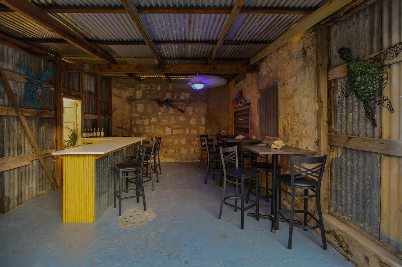 Отель Victoria House Frederiksted Экстерьер фото
