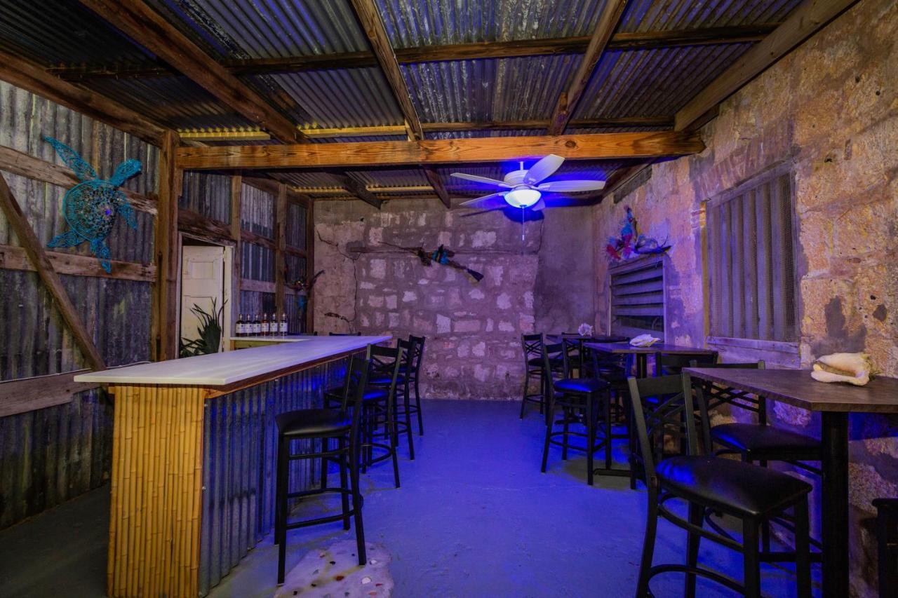 Отель Victoria House Frederiksted Экстерьер фото