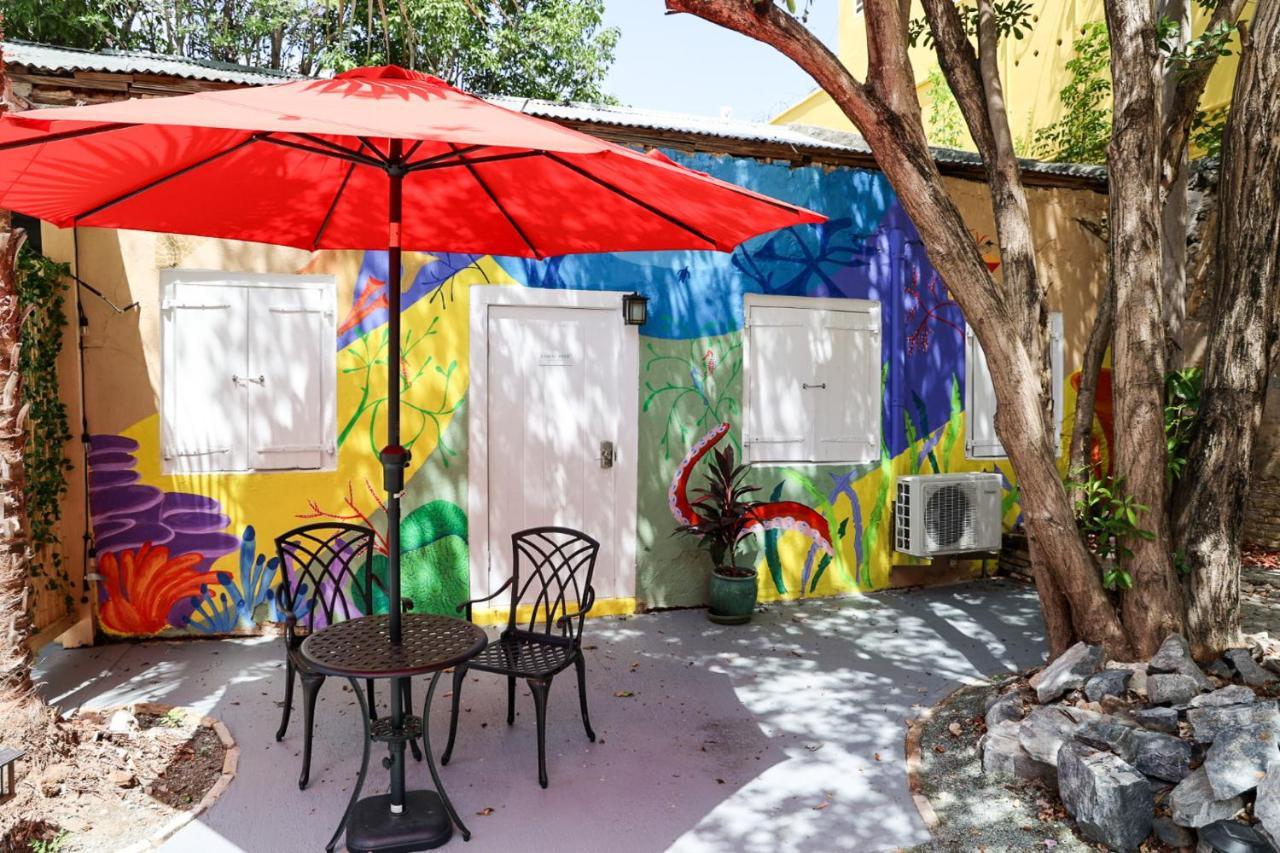 Отель Victoria House Frederiksted Экстерьер фото