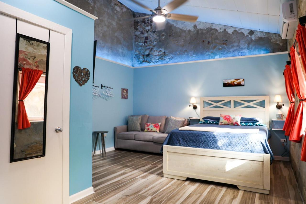 Отель Victoria House Frederiksted Экстерьер фото