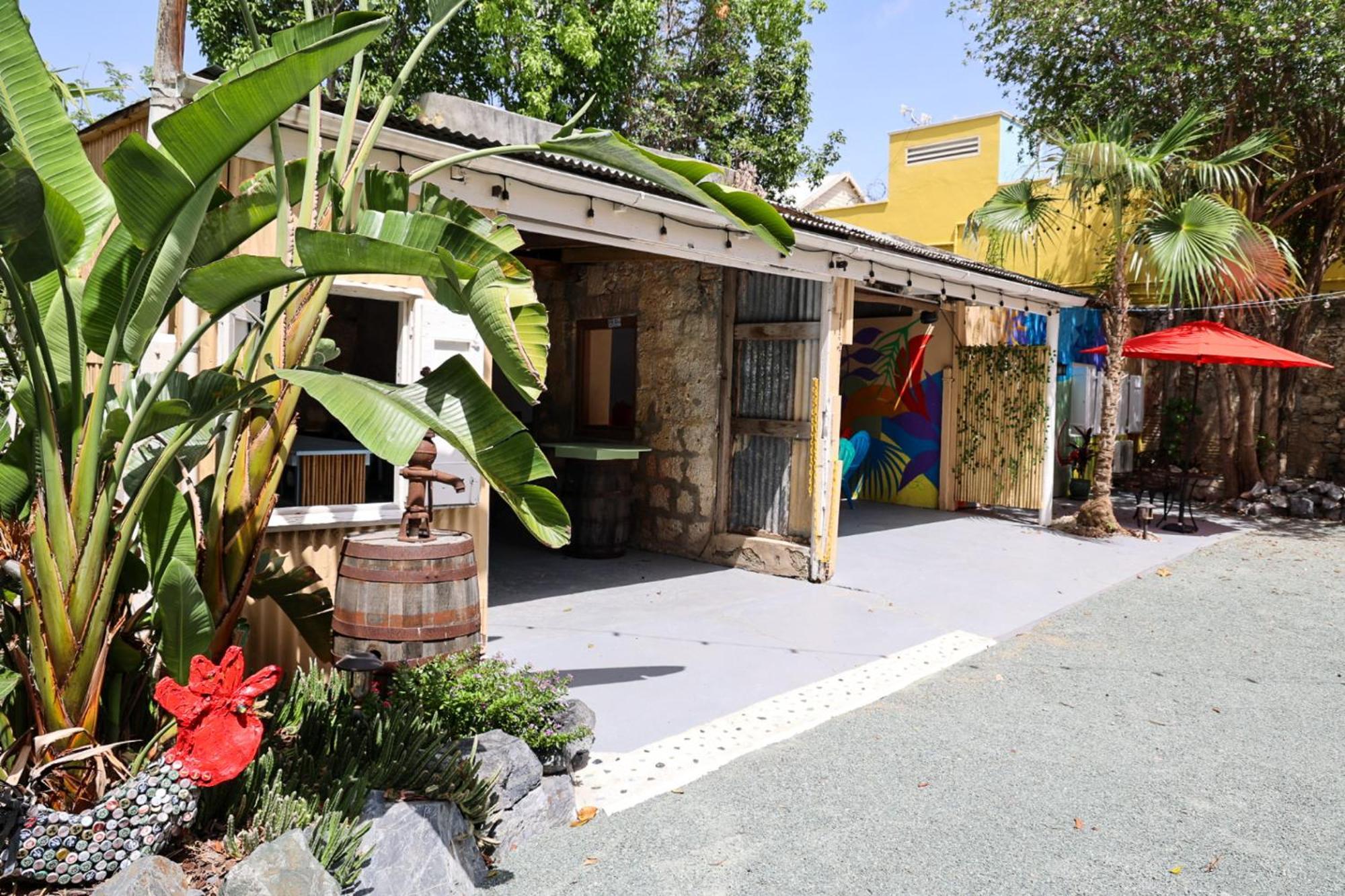 Отель Victoria House Frederiksted Экстерьер фото