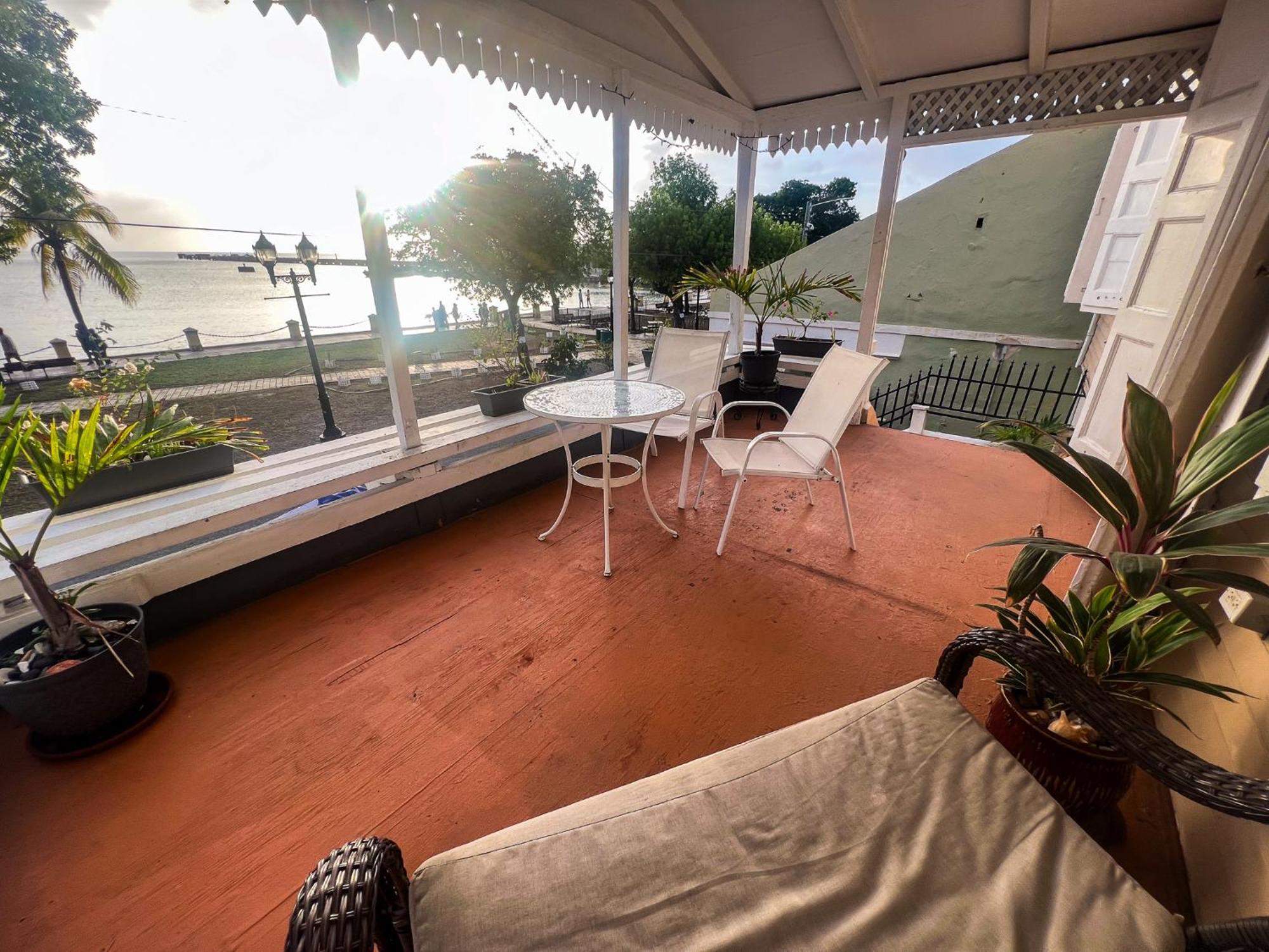 Отель Victoria House Frederiksted Экстерьер фото