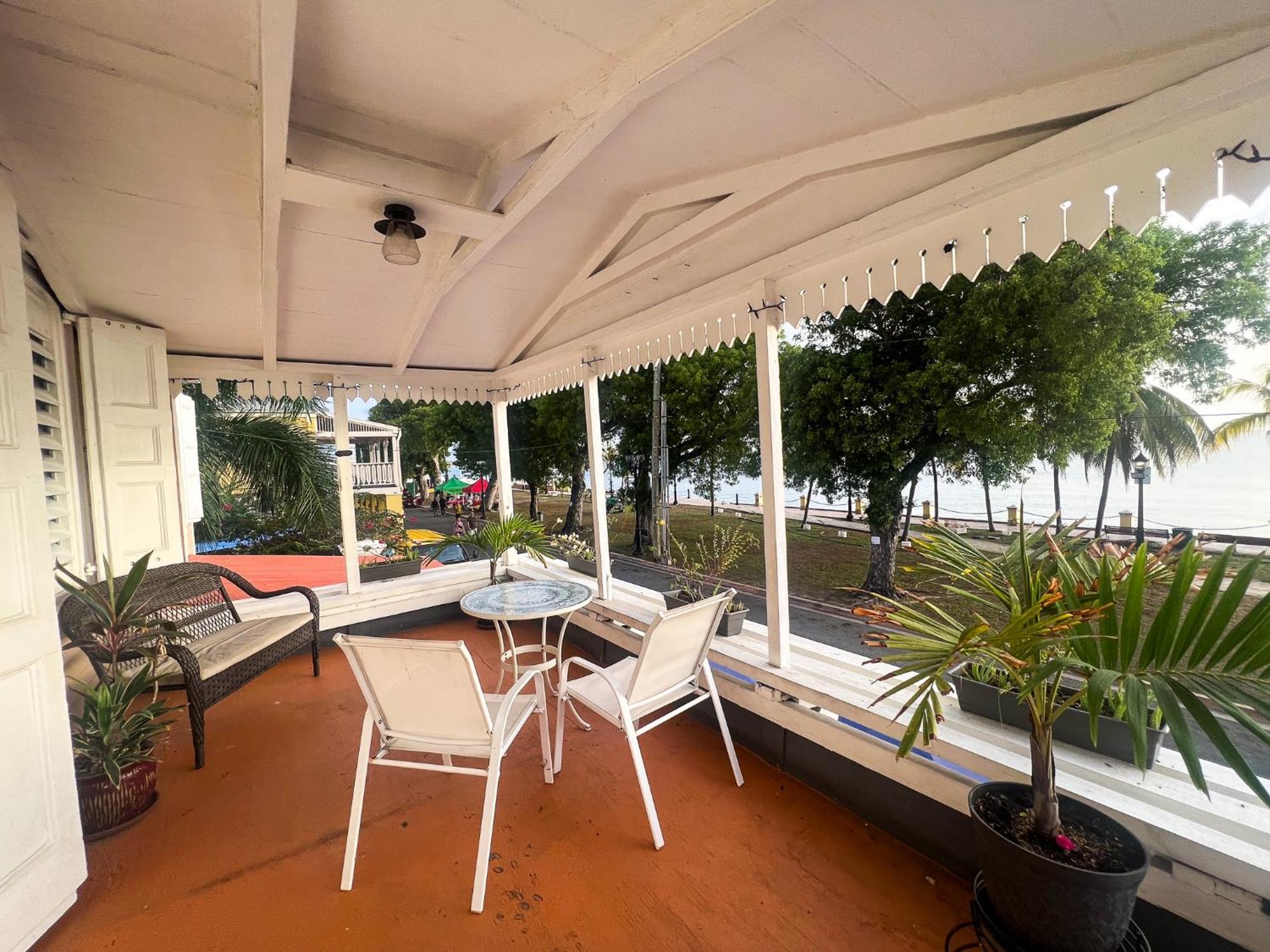 Отель Victoria House Frederiksted Экстерьер фото