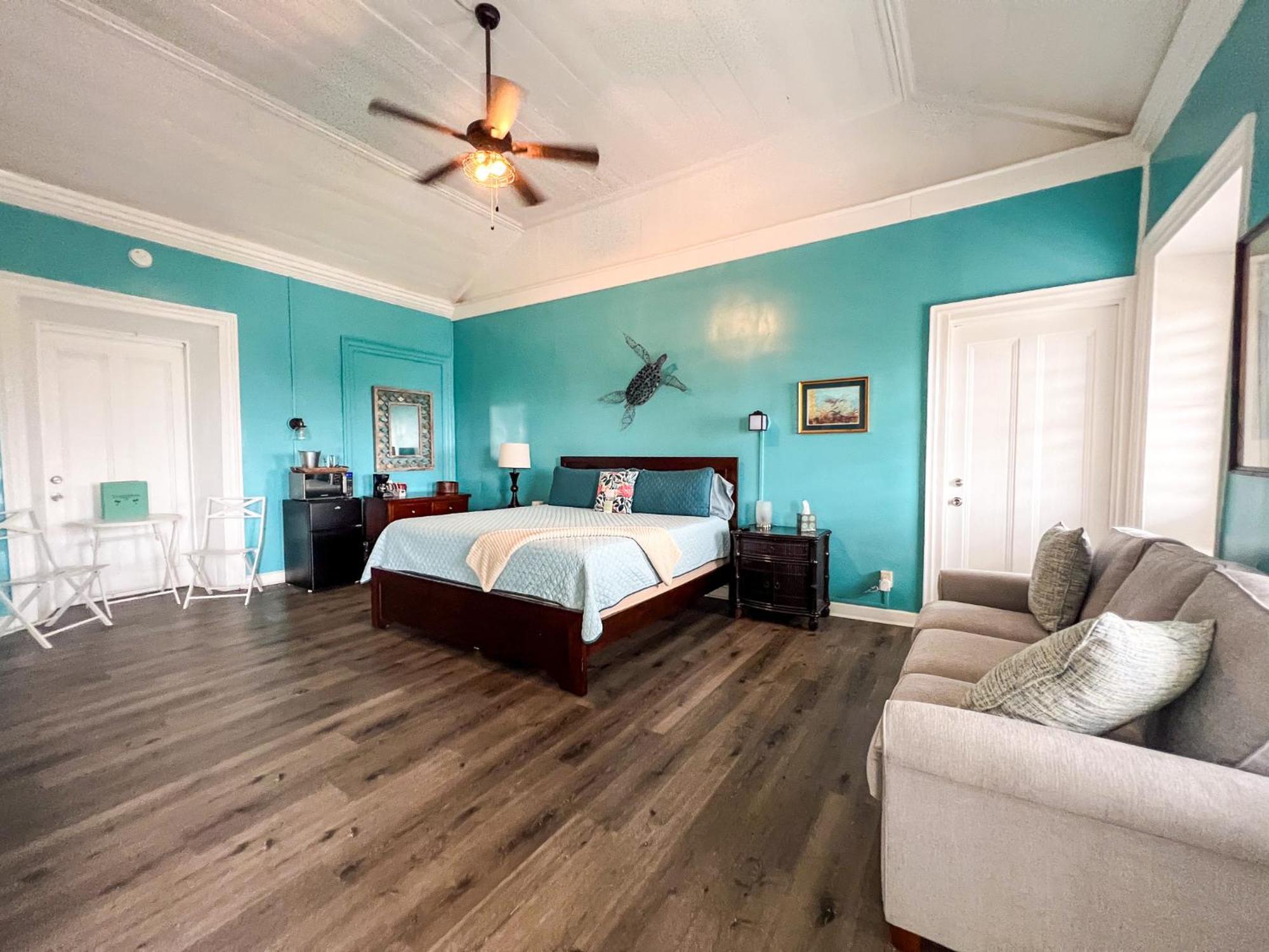Отель Victoria House Frederiksted Экстерьер фото