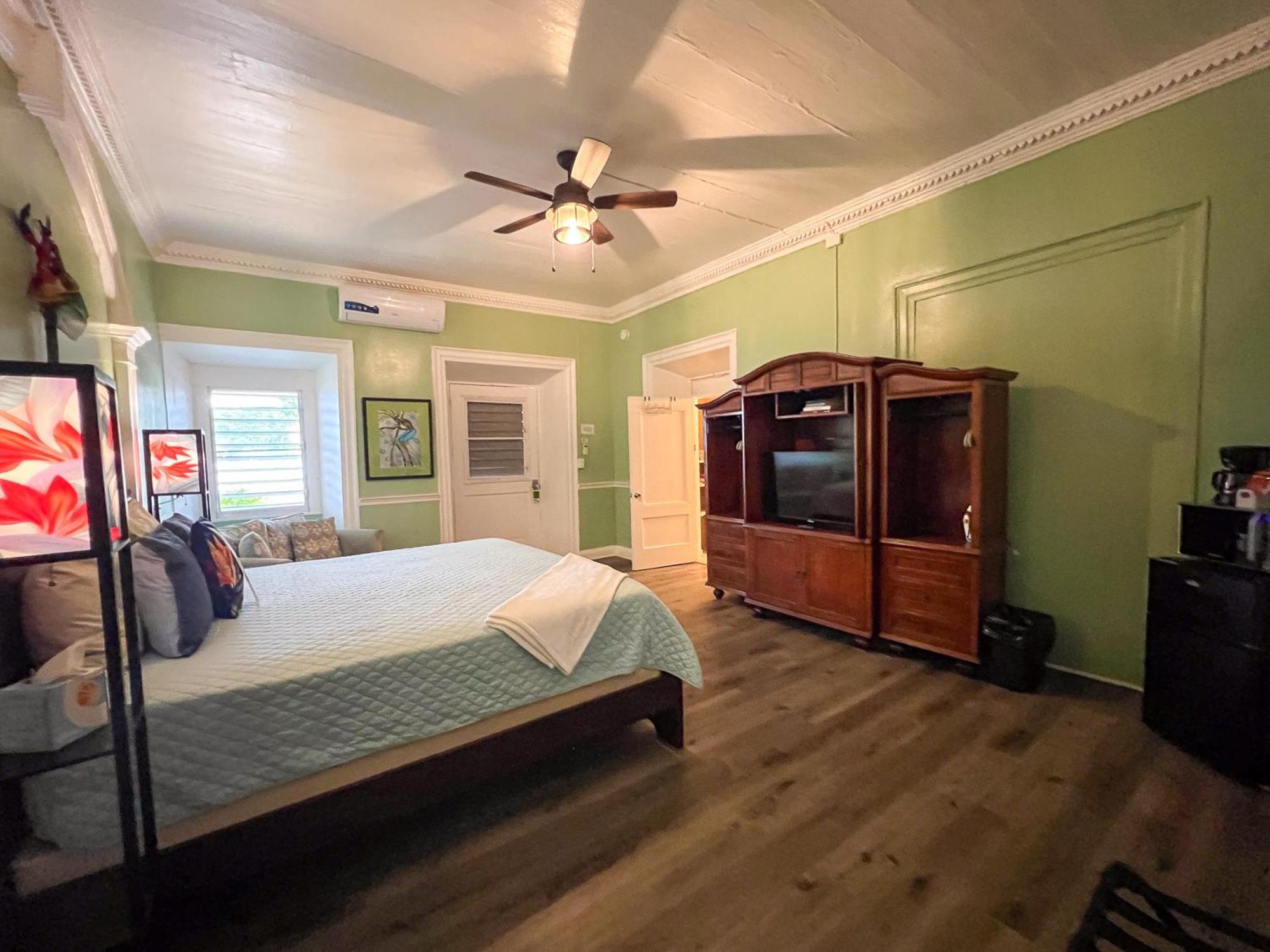 Отель Victoria House Frederiksted Экстерьер фото
